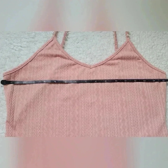 Pink textured tank top with pearl straps - Picture 4 of 4